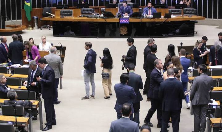 Câmara aprova aumento de pena para mineração ilegal em terras indígenas; acompanhe