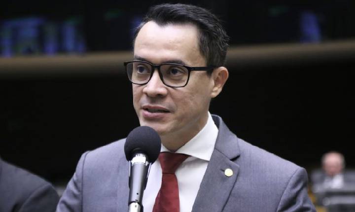 Comissão aprova projeto para aumentar segurança de pedestres com deficiência