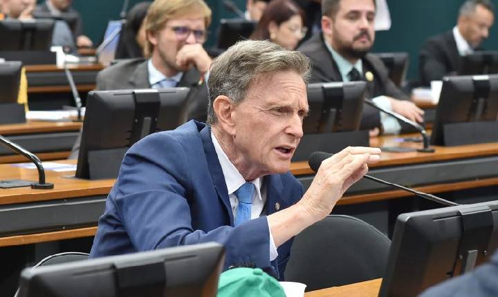 Comissão aprova regulamentação da profissão de mergulhador profissional