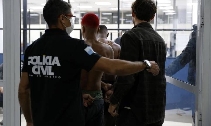 Policiais civis do RJ cobram adicional de 100% sobre pensão por morte