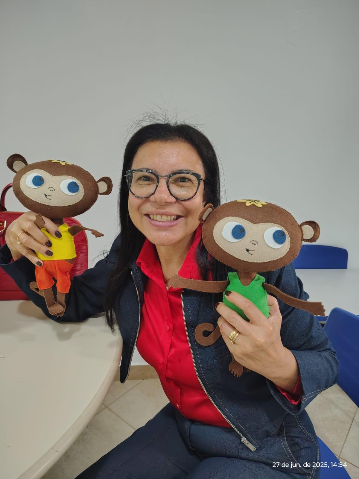 Escritora Capixaba Isa Colli visita escola em Brasília e encanta alunos com literatura e inspiração
