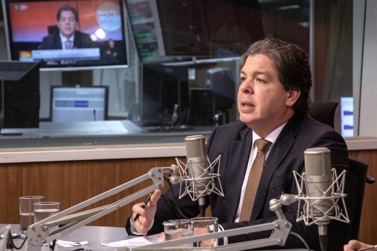 Frederico Siqueira apresenta programas de inclusão digital no Bom Dia, Ministro