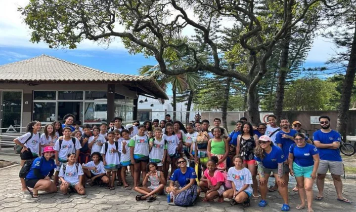 Colônias de férias gratuitas animam janeiro nos CMJs da Serra