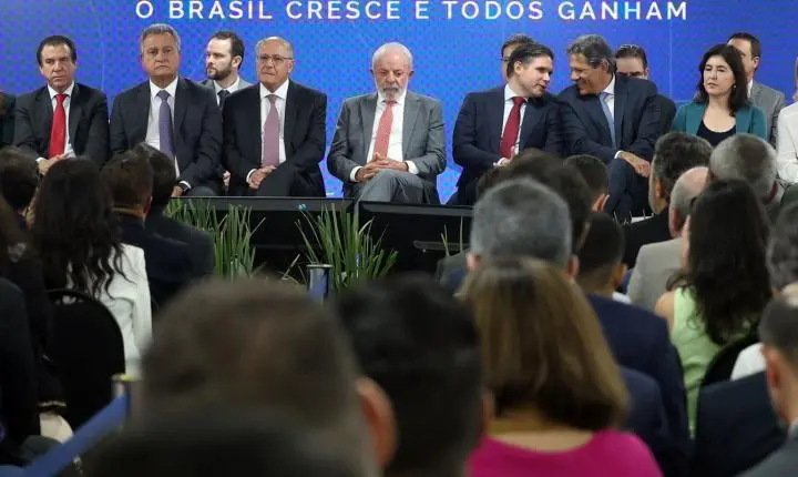 Lula cria comitê gestor e lança plataforma da reforma tributária